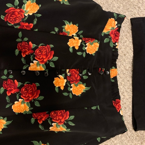 Floral Vintage Skirt - size large - Picture 2 of 2